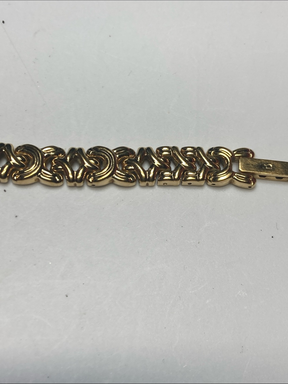 Vintage Bulova Gold Tone Ladies Bracelet Watch with shell dial, new battery - Picture 11 of 17